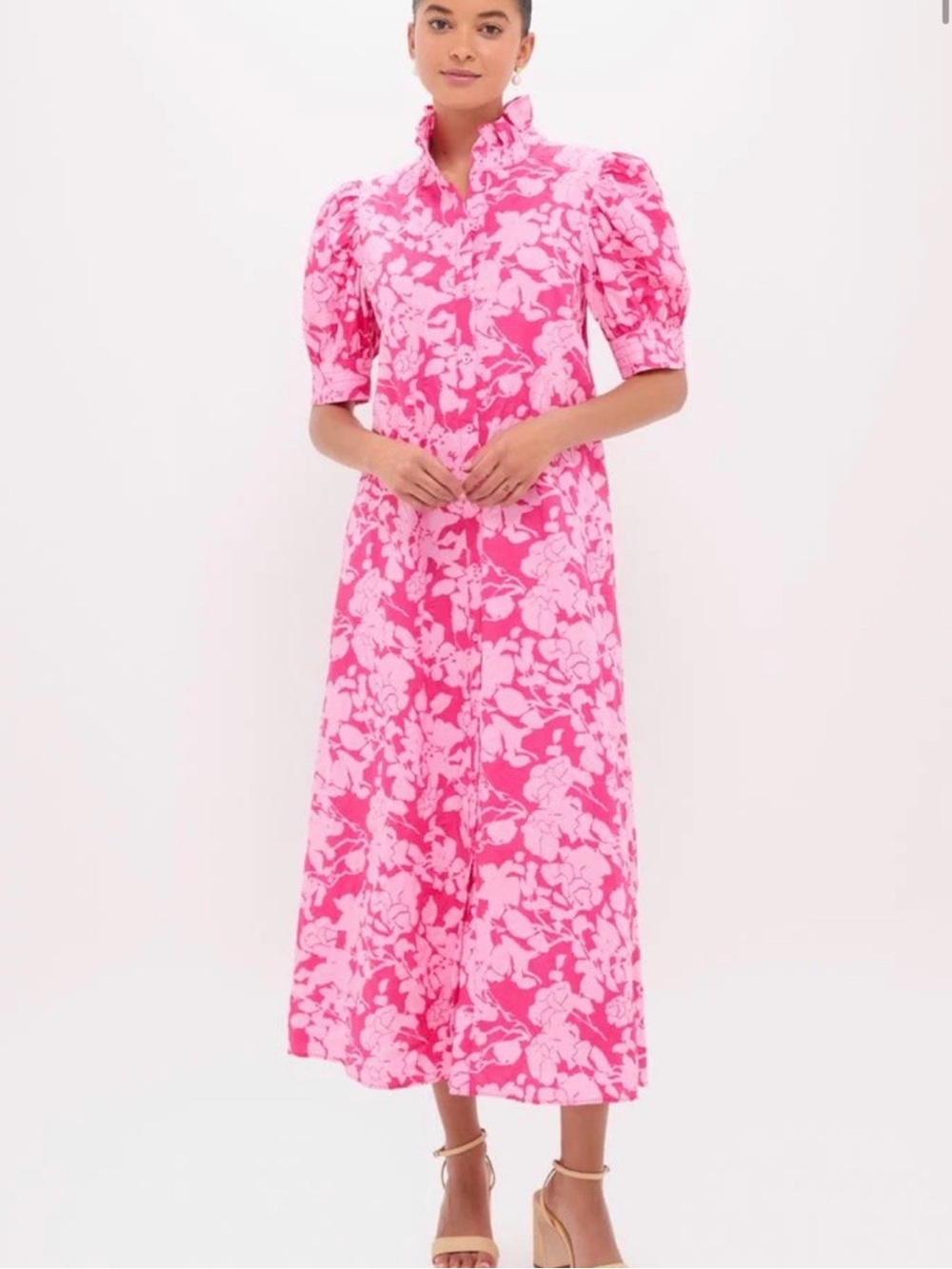 HYACINTH HOUSE Tuckernuck
Pink Textured Floral Ruffle Collar Louisa Maxi Dress
